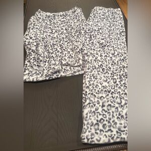 JoySpun Leopard Print Pajama Set